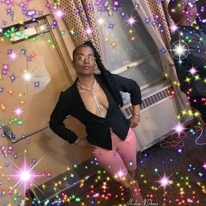 Meet your Posher, Lois